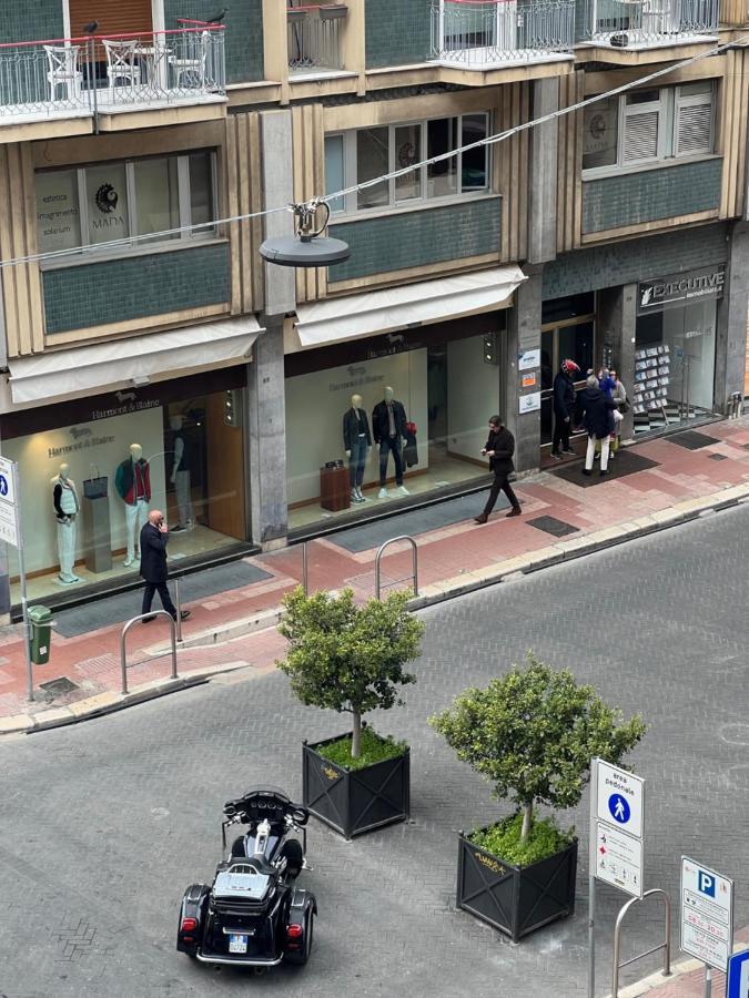 Luxuryflat 42 Appartamento Bari Esterno foto